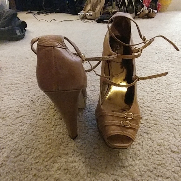 Bakers Tan Heel