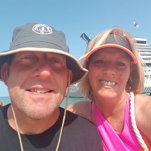 Meet your Posher, Roxanne