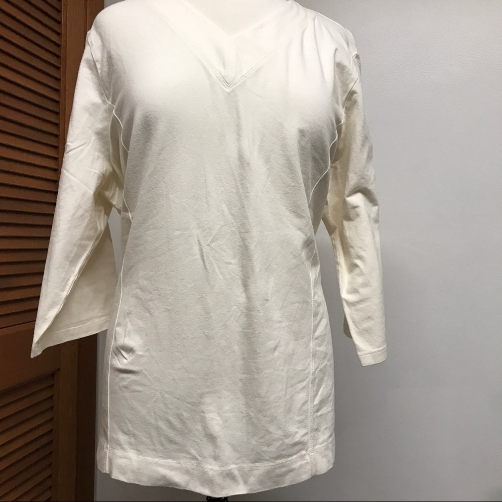 D & Co. Essentials V Neck 3/4 Long Sleeves Top