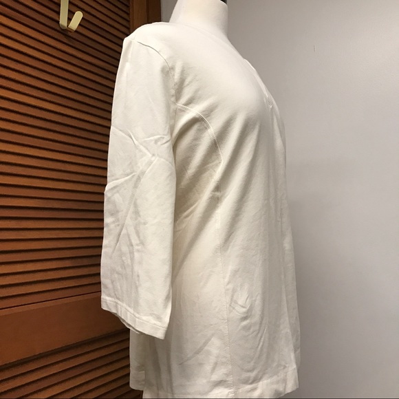 D & Co. Essentials V Neck 3/4 Long Sleeves Top - Picture 2 of 8