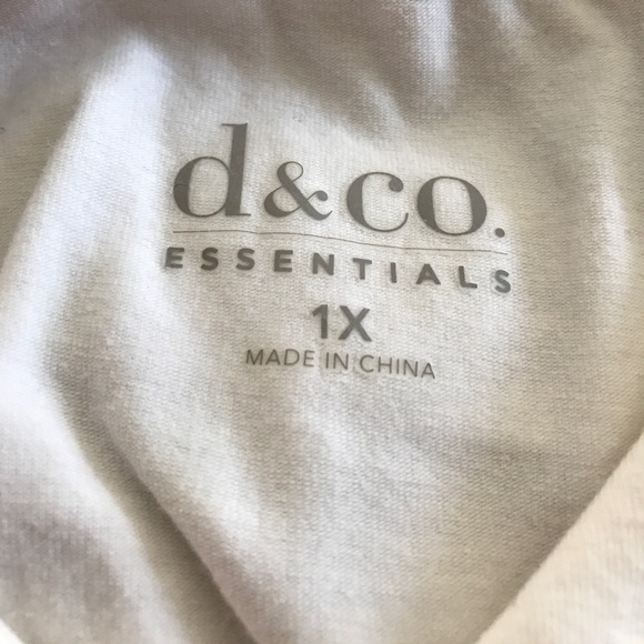 D & Co. Essentials V Neck 3/4 Long Sleeves Top - Picture 7 of 8