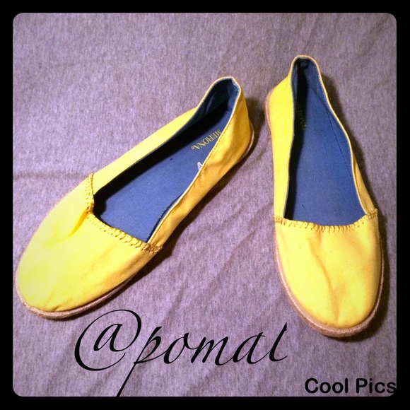 Merona Canvas Flats Yellow with Blue Lining Size 9