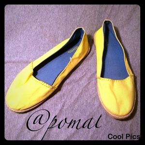 Merona Canvas Flats Yellow with Blue Lining Size 9