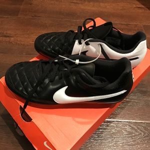 Soccer cleats