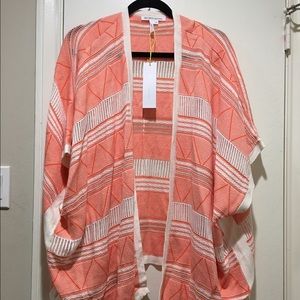 BCBG GENERATION. Oversized orange/white sweater.