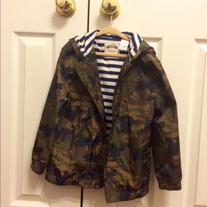 Gymboree raincoat size 5-6