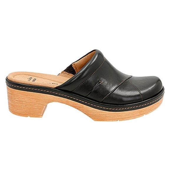 Clarks Preslet Black Leather Studded Clogs