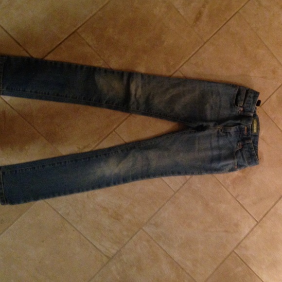 I am selling blue jeans used.