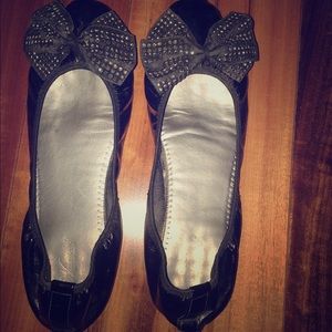 Black ballet flats