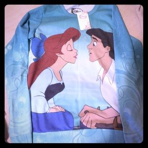 Disney sweater  no tag