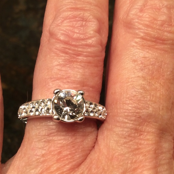 Ring - Picture 3 of 3