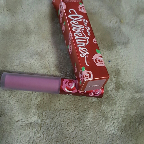 Colors limed crimed Lip Gloss Velvety Matte Liquid - Picture 3 of 4