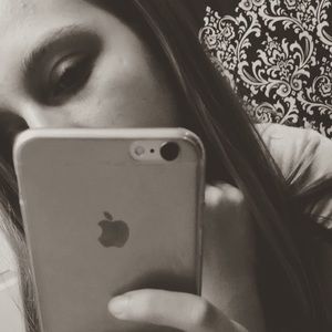 Meet your Posher, Ansley