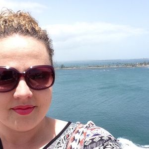 Meet your Posher, Holly