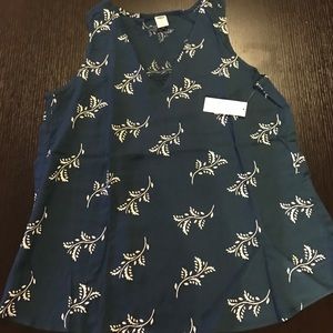 Old navy floral top. New with tags