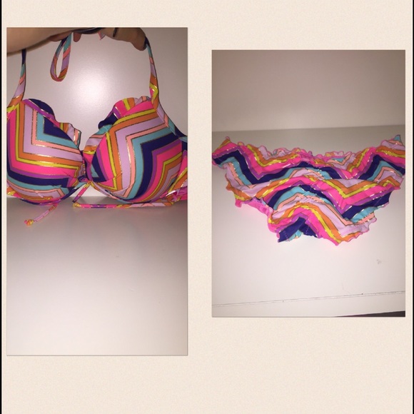 NWOT Victoria's Secret bikini M 36D