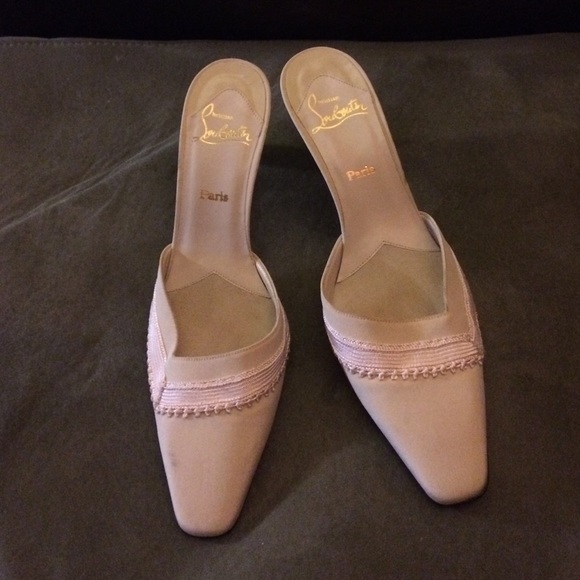 Christian louboutin! Red bottom shoes