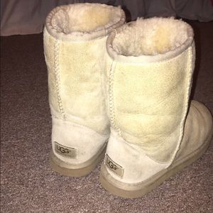 Tans uggs