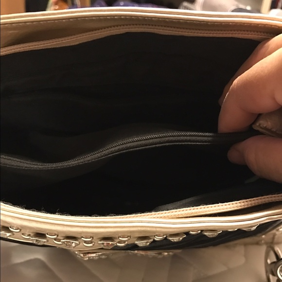 Black and gold purse - Picture 3 of 3