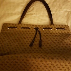 Dooney & Bourke large shoulder bag