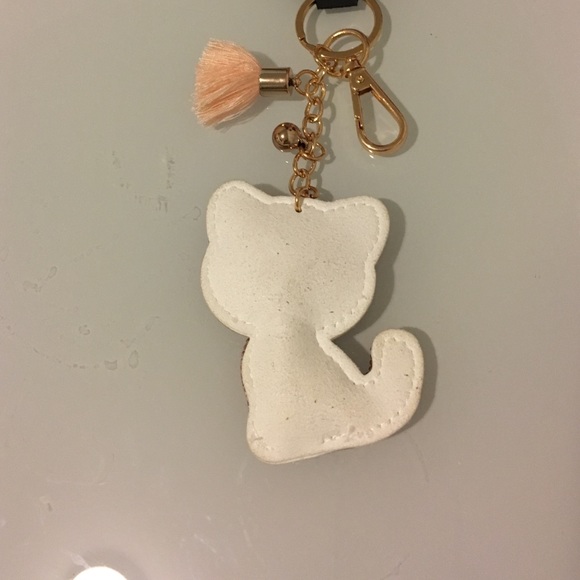 Adorable Keychain - Picture 2 of 3