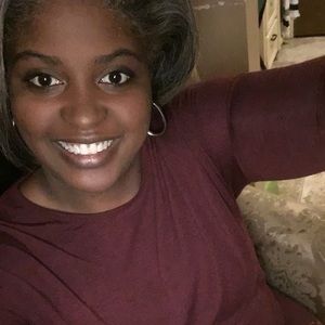 Meet your Posher, Denise