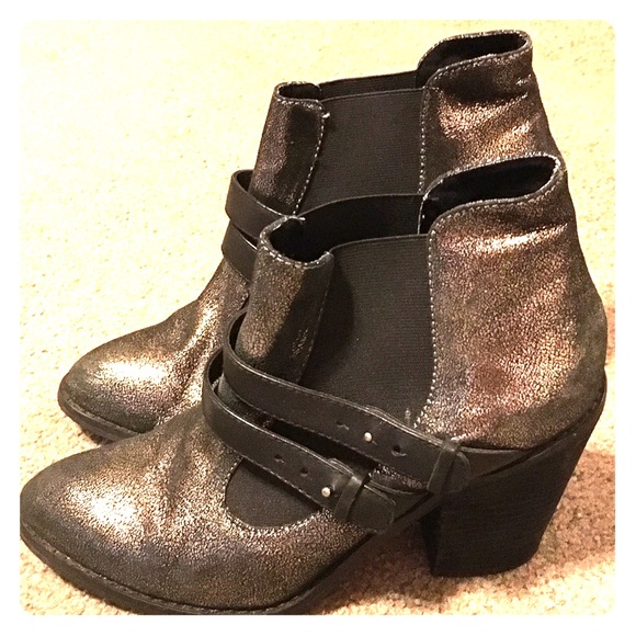 Silver metallic booties - Picture 1 of 4