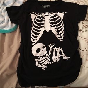 Maternity Halloween skeleton shirt