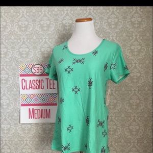 LuLaRoe medium Classic Tee