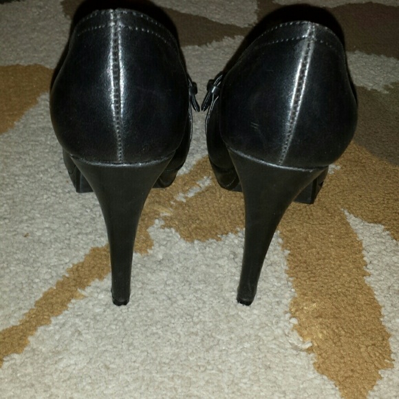 NWOT Black Peep-toe Leather Heels - Picture 2 of 3