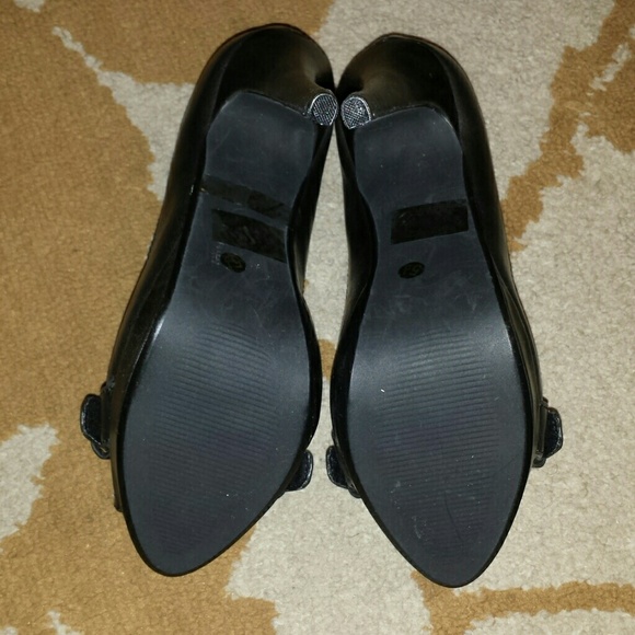 NWOT Black Peep-toe Leather Heels - Picture 3 of 3