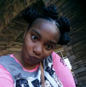 Meet your Posher, Raquel