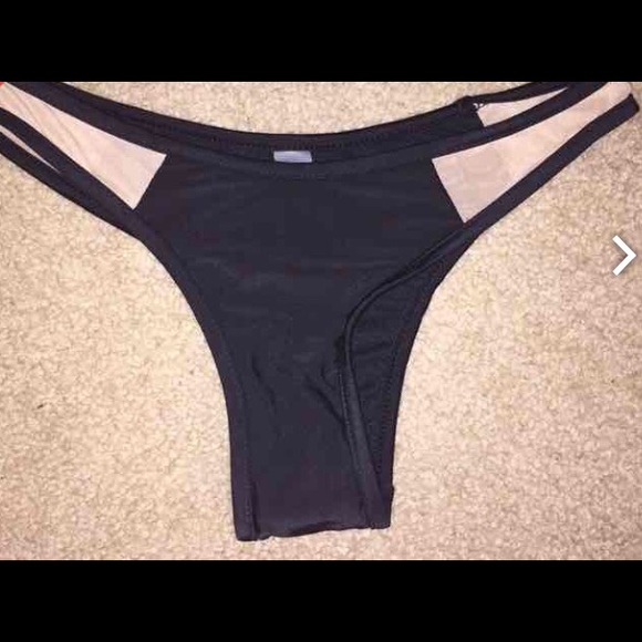 Sexy Black bikini bottoms with mesh side - Picture 2 of 3