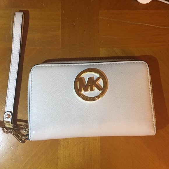 Michael Kors wristlet