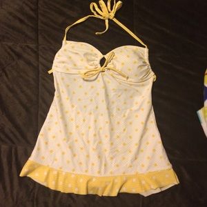 Yellow polka dot tankini 😁🎉👙