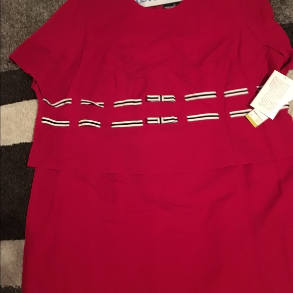 Red Dress - Picture 2 of 3