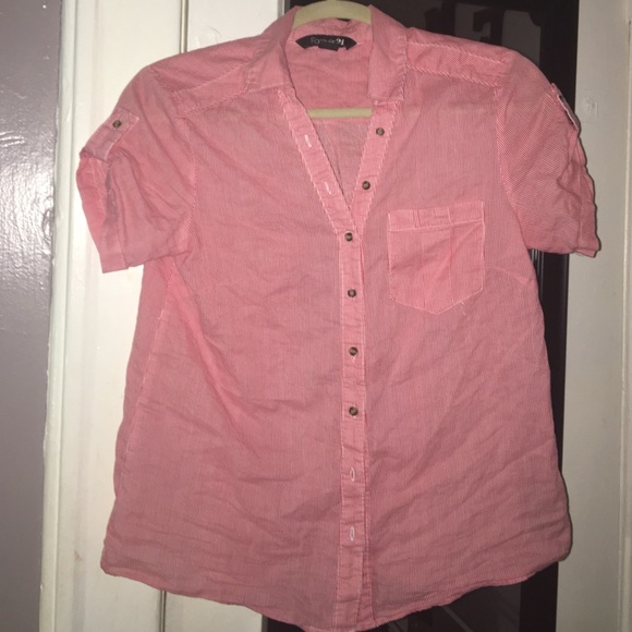 Forever 21 shortsleeve button down great condition