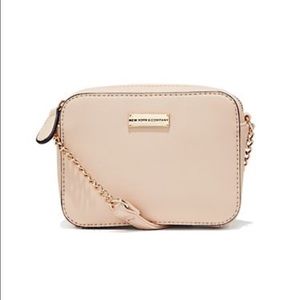 CHAIN-HANDLE CROSSBODY BAG