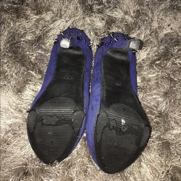 Blue heels with silver spikes - Picture 3 of 3