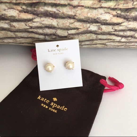 ✨Kate Spade Pearl Earrings - Picture 2 of 4