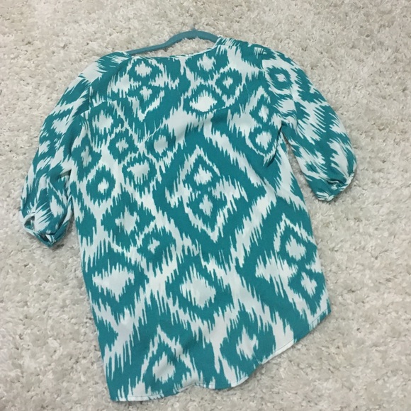 Real and white blouse, only worn once! - Picture 2 of 3