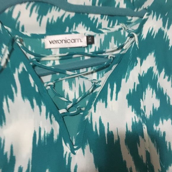 Real and white blouse, only worn once! - Picture 3 of 3