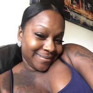 Meet your Posher, Larisha