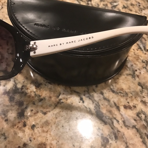 Marc by Marc Jacobs Sunnies