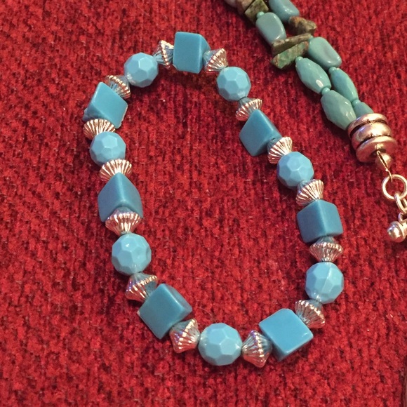 Necklace and Bracelet Bundle - Picture 3 of 3