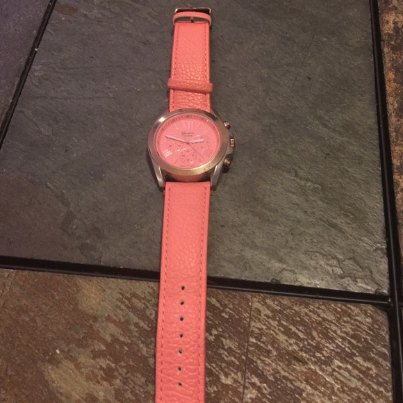 Franchesca's fashion watch - Picture 1 of 2