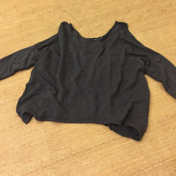 Lightweight cutout shirt - Picture 1 of 3