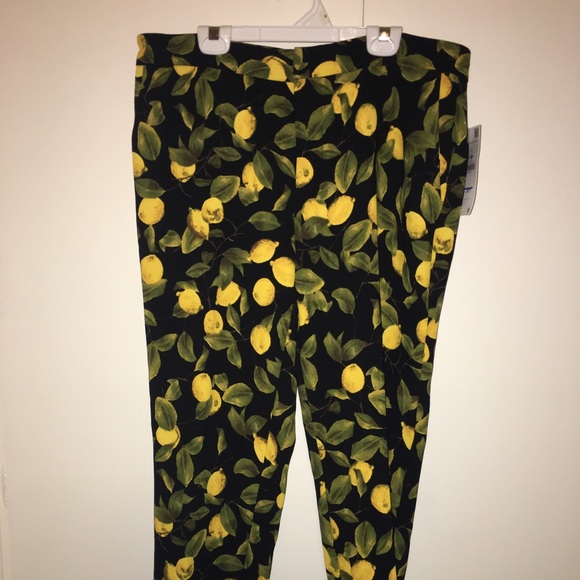 Size L - ZARA - lemon pants