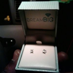 Meet your Posher, Bertrell