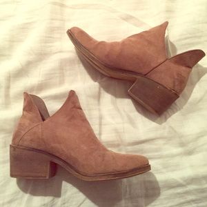 Forever 21 Tan Faux Suede booties